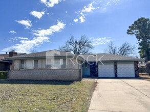Building Photo - 7604 NW 27th St