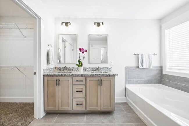 Building Photo - COMING SOON -Newer home in Sterling Acre Farms Waiting to be Called home Today!