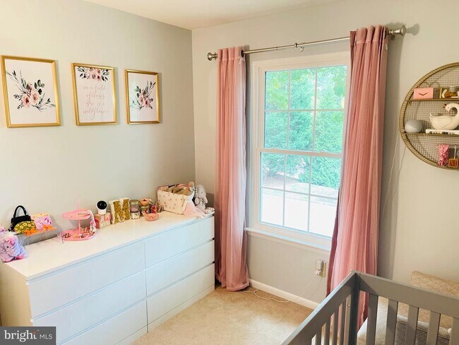 Building Photo - 16 Mateus Way