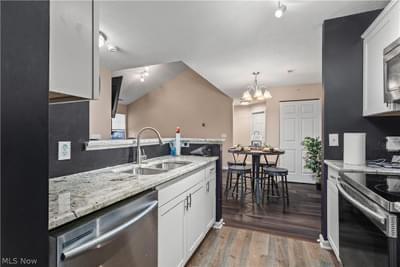 Building Photo - 14722 Lenox Dr