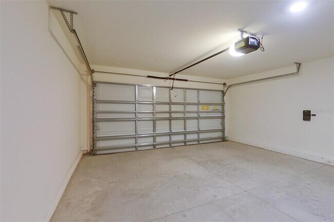 Building Photo - 8648 SW 43rd Ter