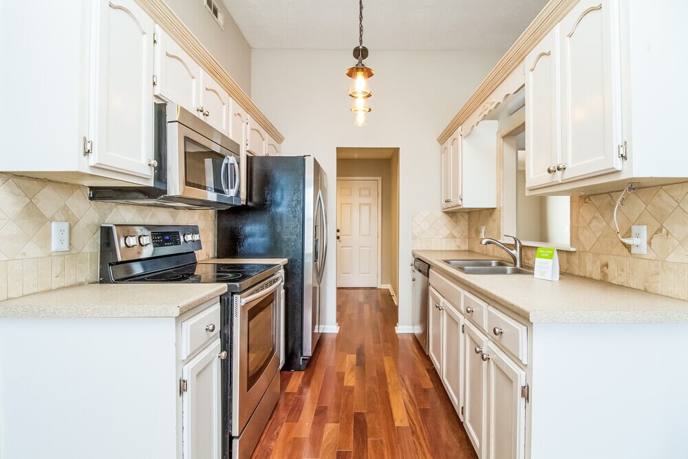 Building Photo - 494 Forest Ridge Dr