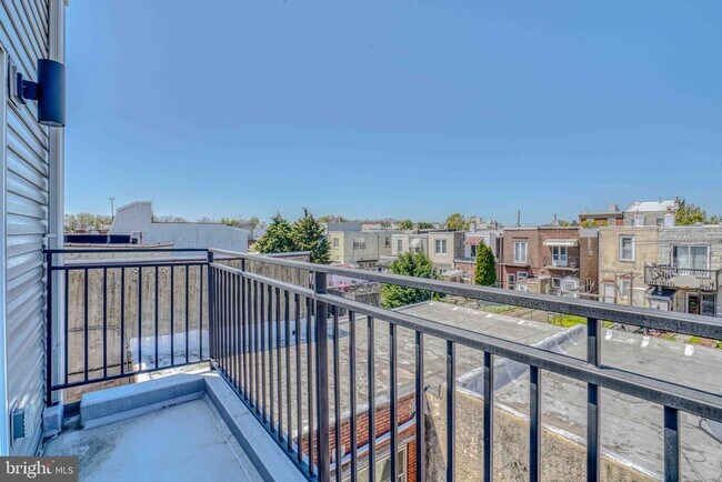 Building Photo - 2832 Edgemont St