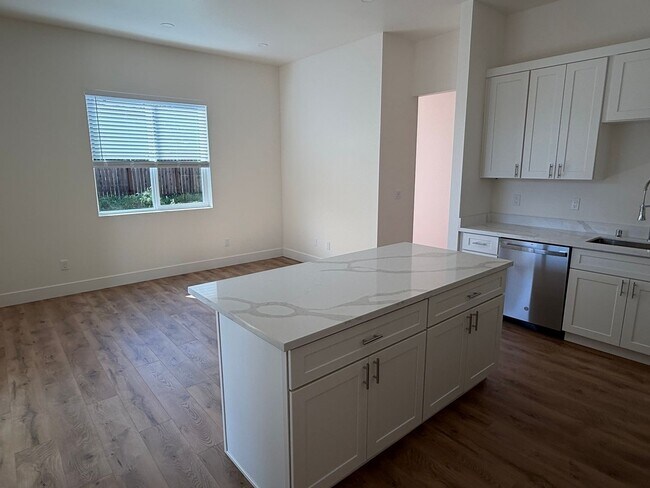 Building Photo - Illinois Ave/Jonnie Way