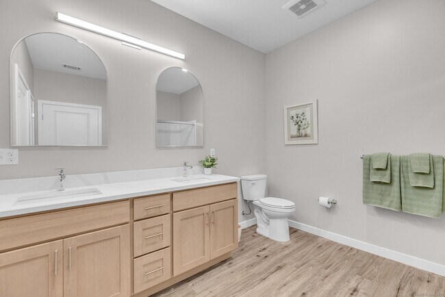 Building Photo - 104 Episcopal Rd