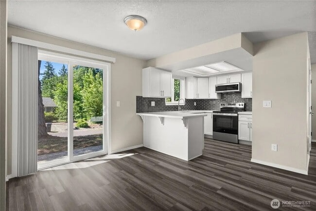 Building Photo - 502 Tullis St NE