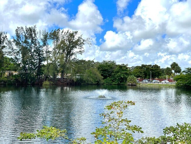 Building Photo - 1300 NE Miami Gardens Dr