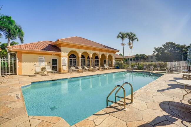 Building Photo - 15430 Bellamar Cir