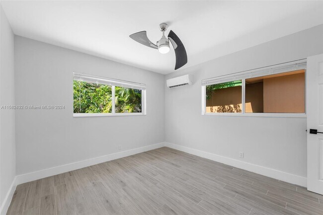 Building Photo - 2018 NE 19th St