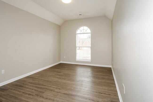 Building Photo - 5363 Autumn Forrest Dr