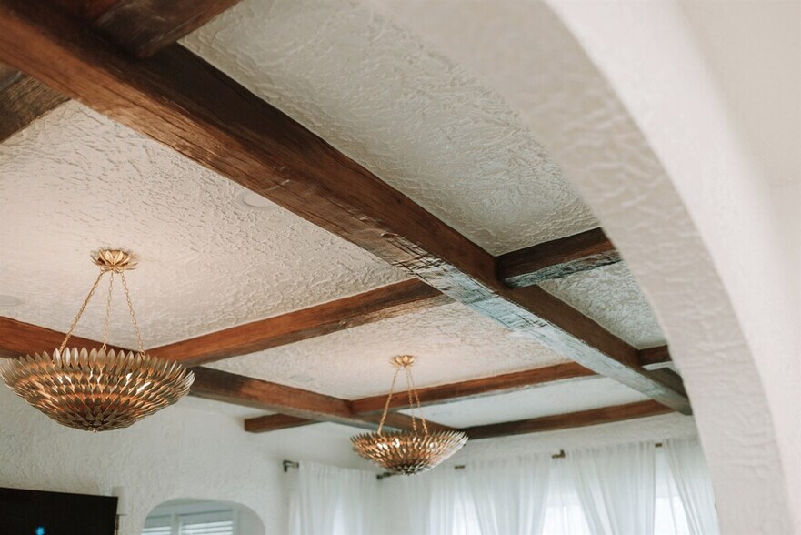 Building Photo - 442 27th St