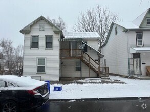 Building Photo - 1 Bedroom 1 Bathroom 2nd Floor Apartment F...