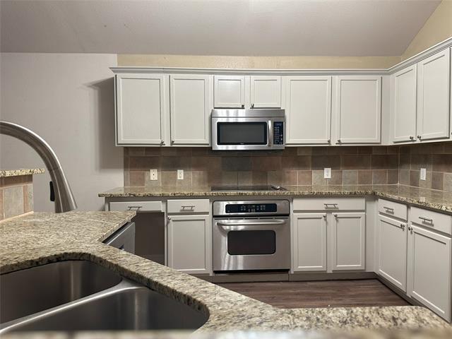 Building Photo - 3208 Avery Ln