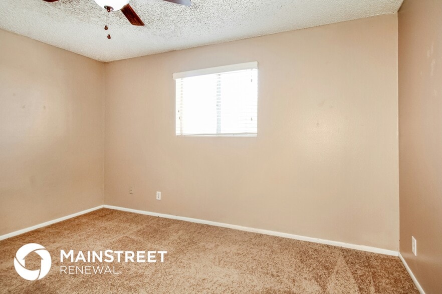 Building Photo - 3907 W Kaler Dr