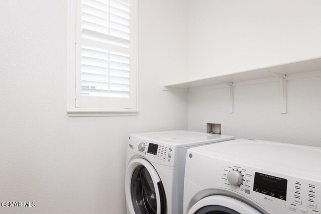 Building Photo - 217 9th St