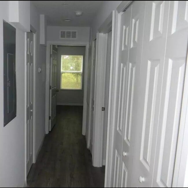 Building Photo - 282 Gardner Ln