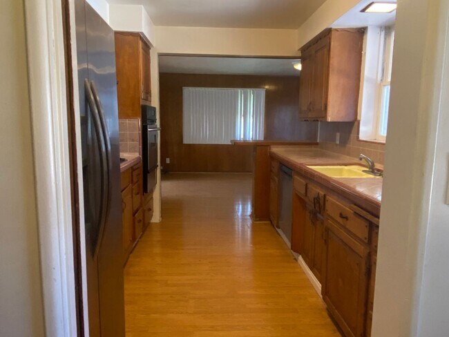 Building Photo - Home for Rent near Orange Circle