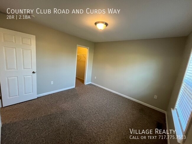 Building Photo - 719 Country Club Rd