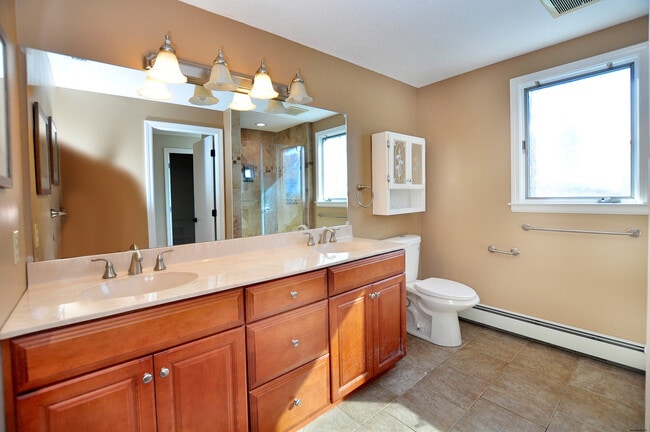 Building Photo - 16 Virginia Ln