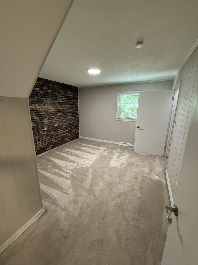Building Photo - 364 Ridgewood Dr