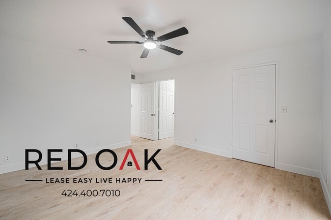 Building Photo - 4651 Cahuenga Blvd