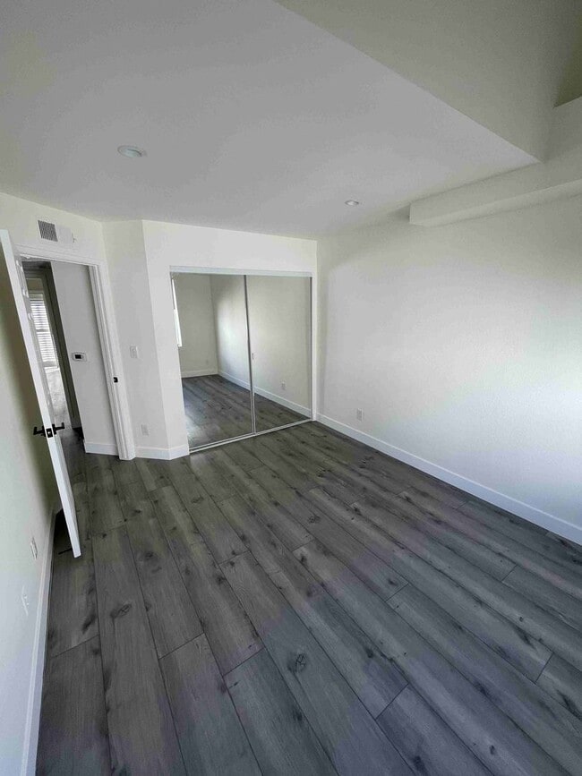 Building Photo - COMPLETELY UPDATED SHERMAN OAKS TOWNHOME!