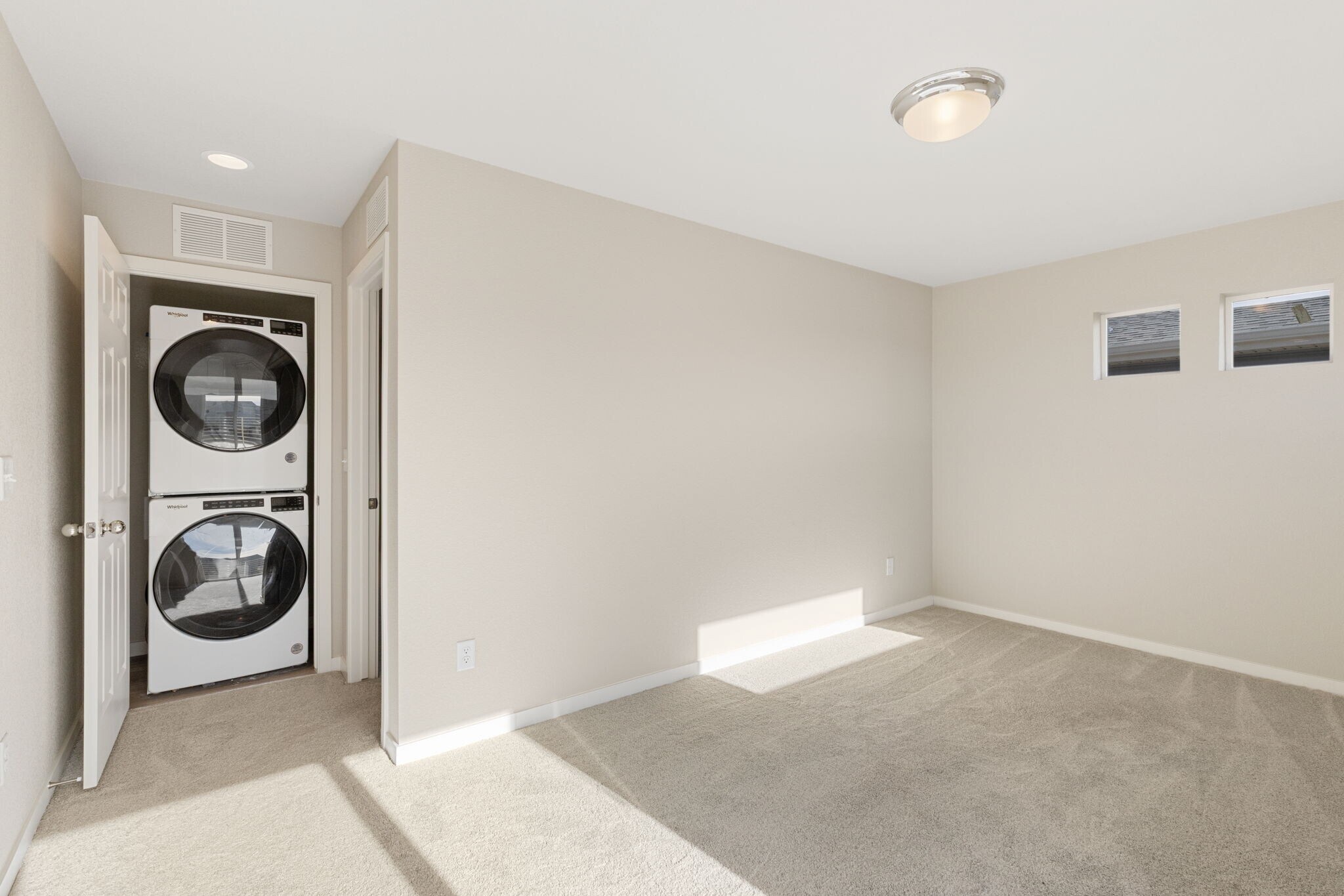 Building Photo - 5748 Thurless Ln