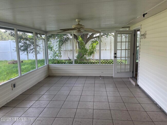 Building Photo - 1751 Hawkins Cove Dr E