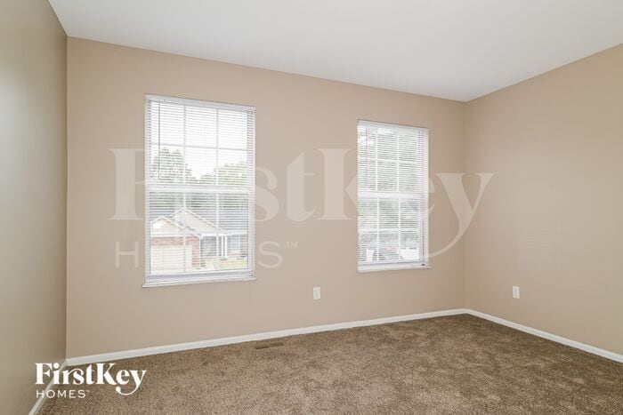 Building Photo - 16727 N Fork Ridge Dr