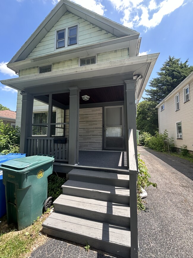 Primary Photo - 116 Mitchell St