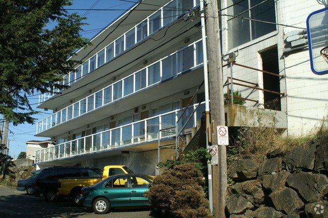  - Riptide Apartments