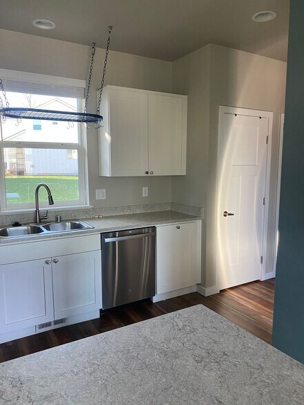 Building Photo - 1967 Calico Loop