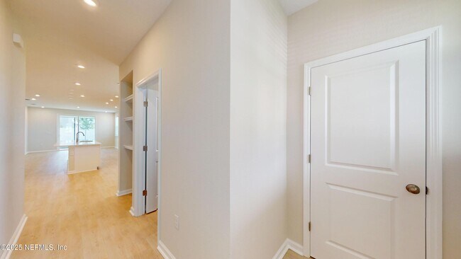 Building Photo - 299 Spruce Hl Pt