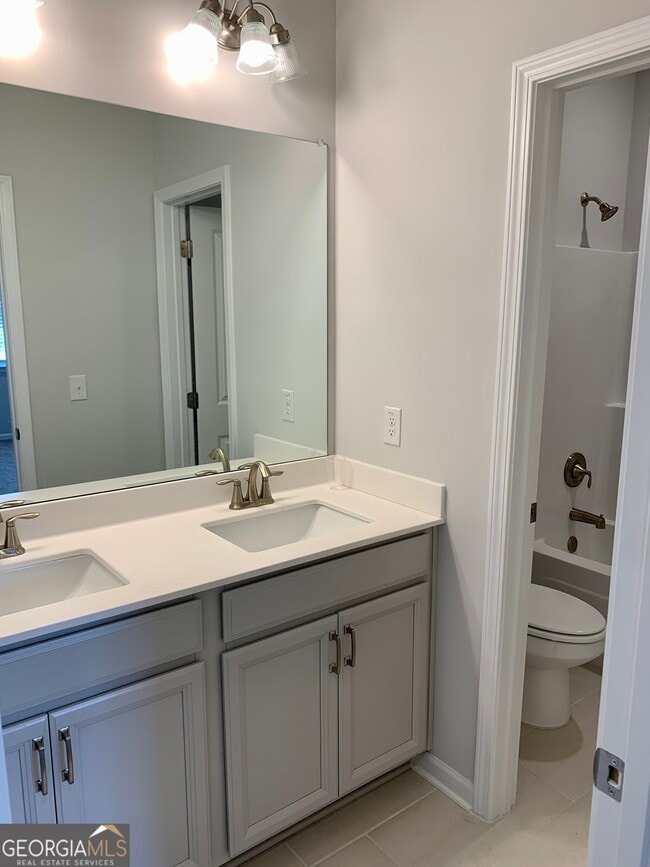 Building Photo - 600 Cunninghame Ct