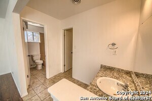 Building Photo - 1114 White Pine St