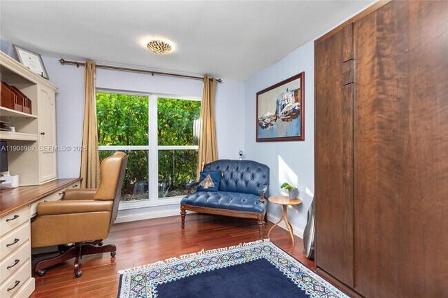 Building Photo - 70 Bay Colony Ln