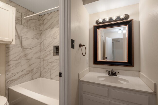 Building Photo - 1401 Ave O