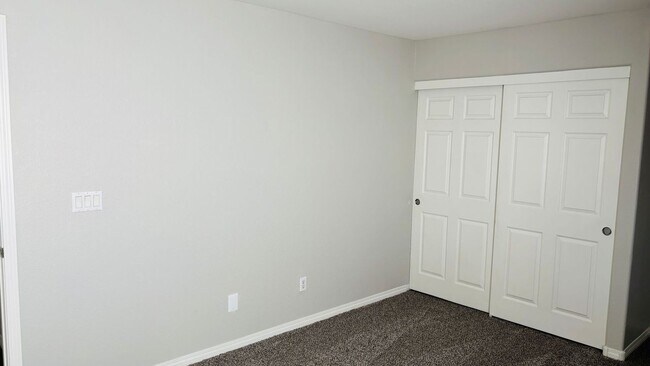 Building Photo - 7289 Larix Rd