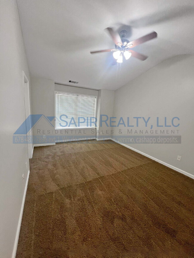 Building Photo - 1647 Southgate Mill Dr