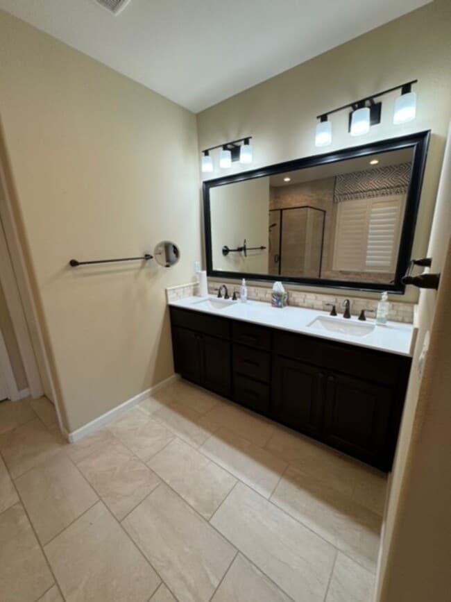 Building Photo - Whitney Ranch Upgraded 4 Bdrm Beauty