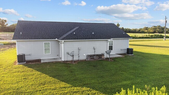 Building Photo - 440 Thad Little Rd