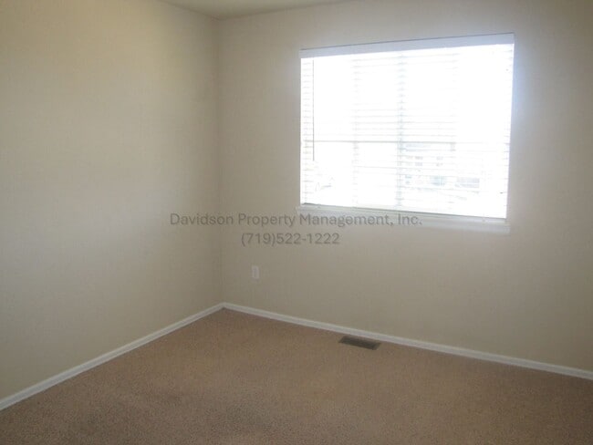 Building Photo - 7770 Mountain Laurel Dr