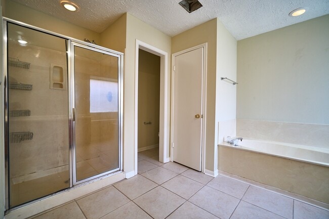 Building Photo - 13407 Nantucket Dr