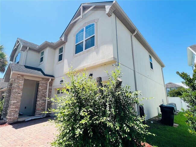 Building Photo - 8622 Lovett Ave