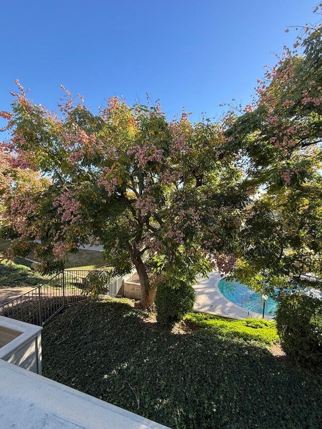 Building Photo - Beautiful 3 Bedroom 2 1/2 Bathroom Granada Hills Townhouse! Must See! Ready For Move-In!