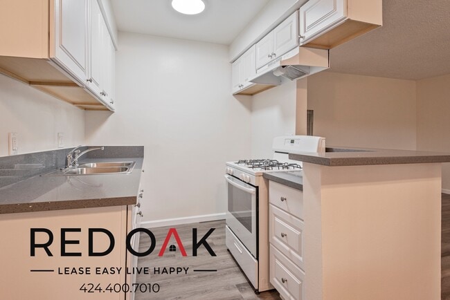 Building Photo - 1321 S Greenwood Ave