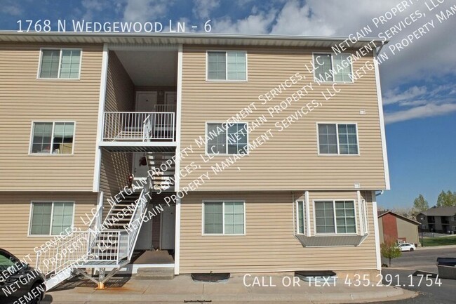 Primary Photo - 1768 N Wedgewood Ln