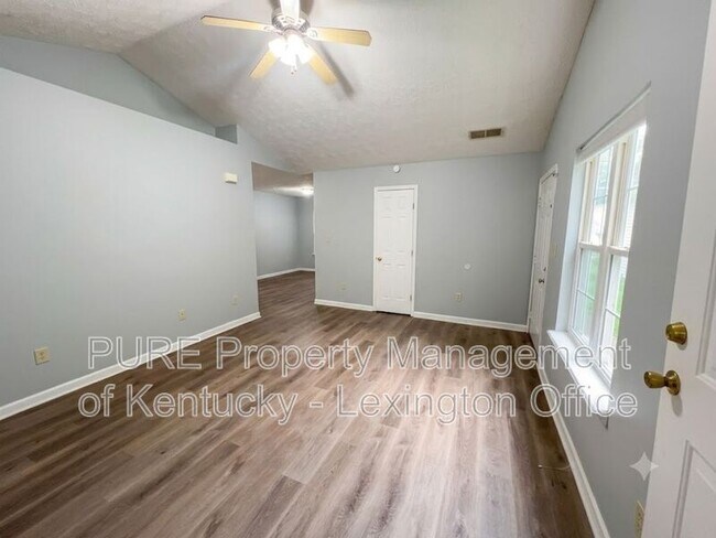 Building Photo - 1034 Marshall Park Dr