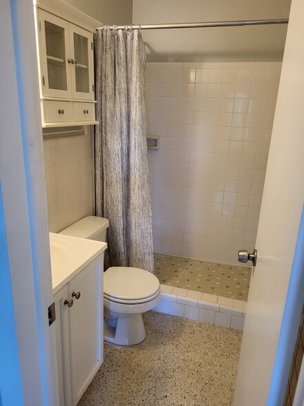 Building Photo - 2297 NE 2nd Ave