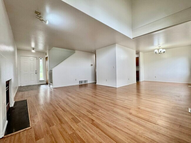 Building Photo - 9 76th St SE